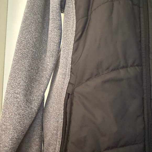 The North Face Women's Black and Gray Vest Jacket - Picture 2 of 6
